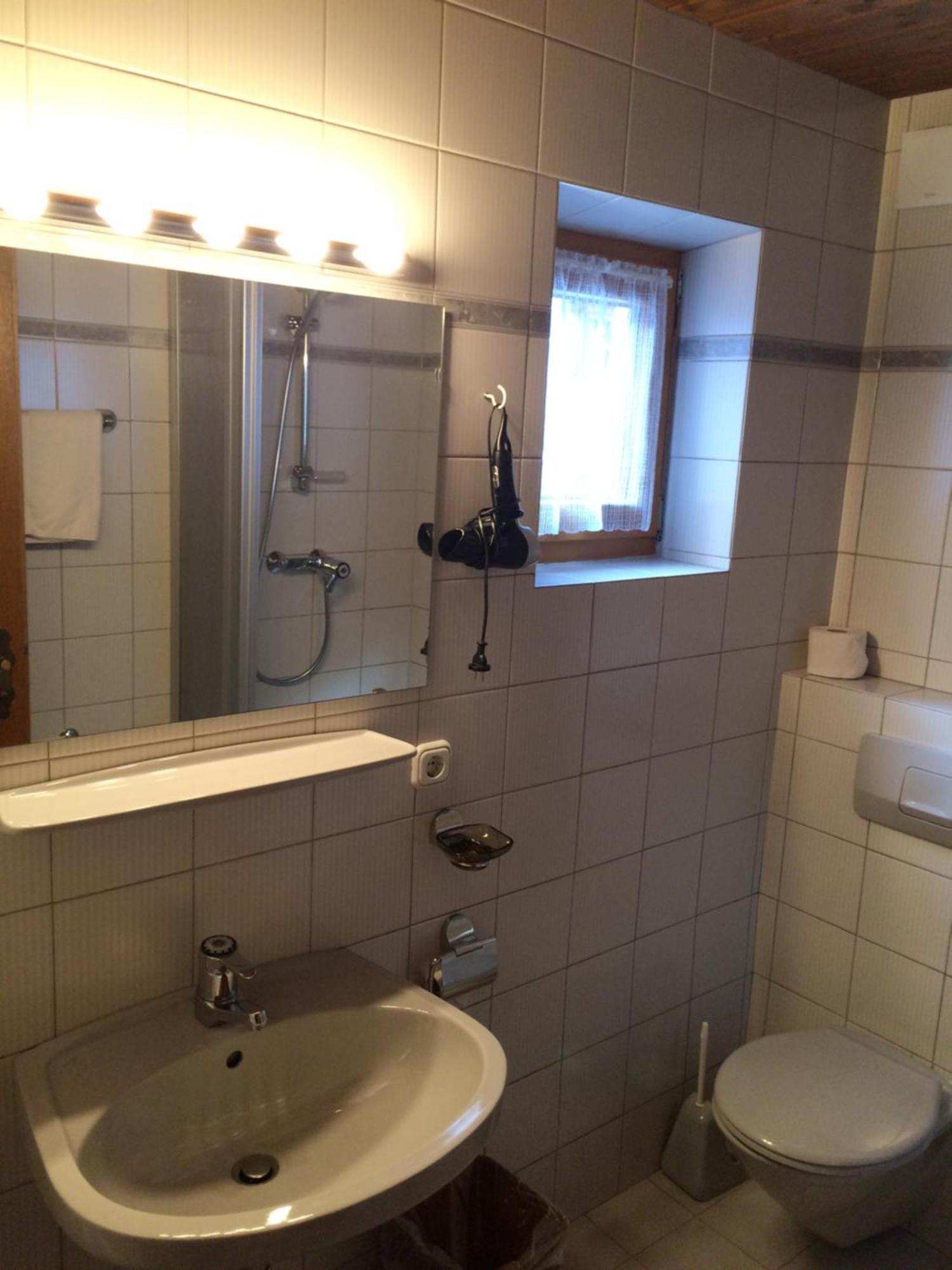 Haus Erwin Spiss Hotel Sankt Anton am Arlberg Ngoại thất bức ảnh